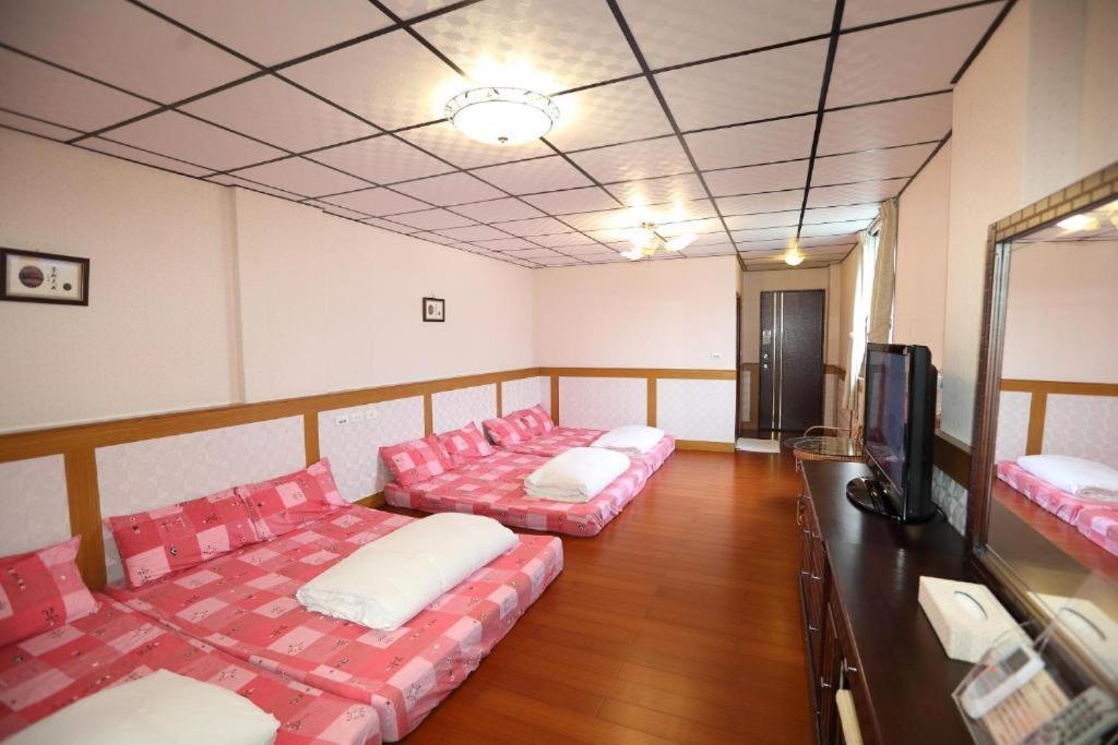 First Place B&B Hualien City Exterior photo