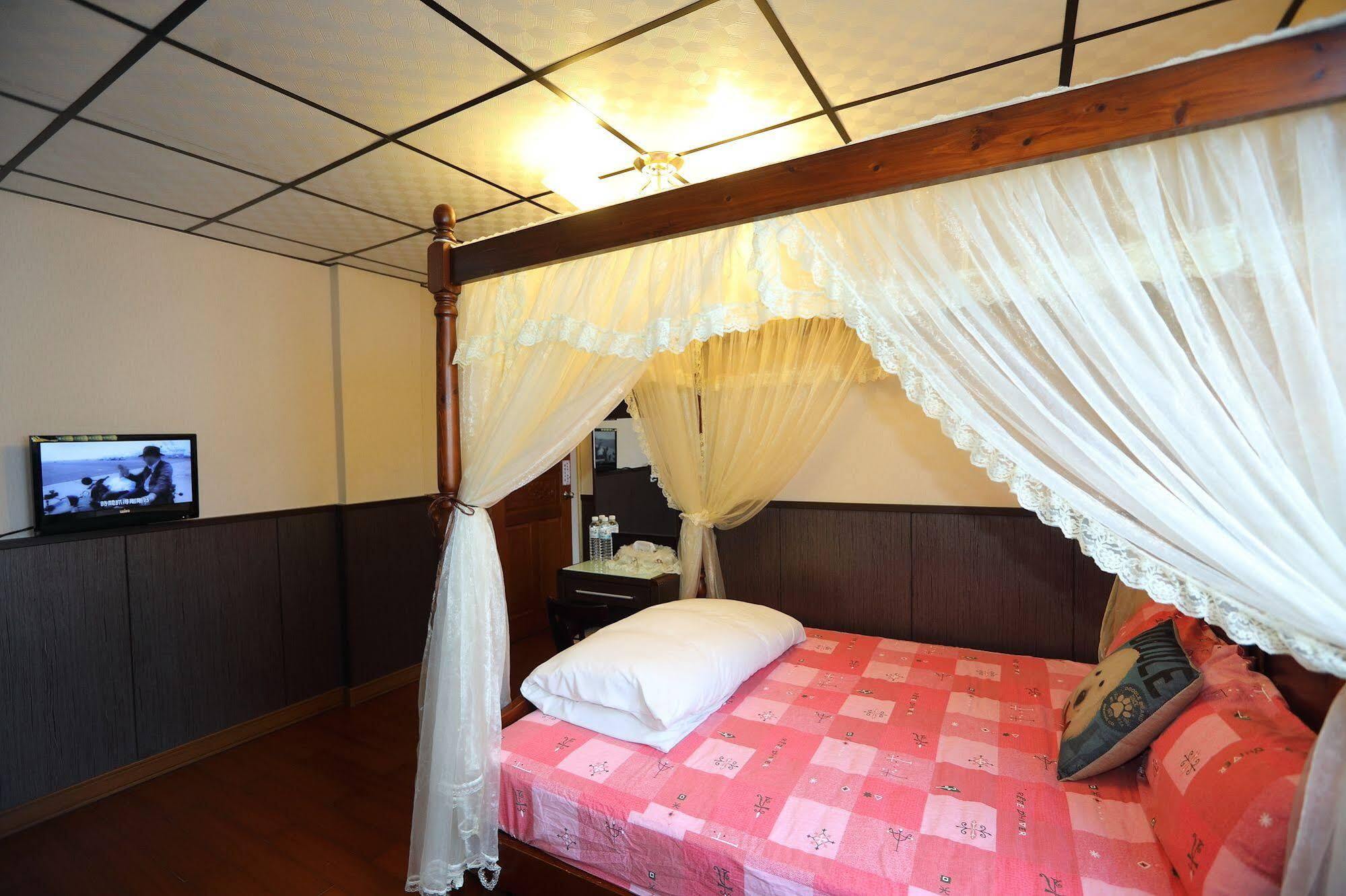 First Place B&B Hualien City Exterior photo