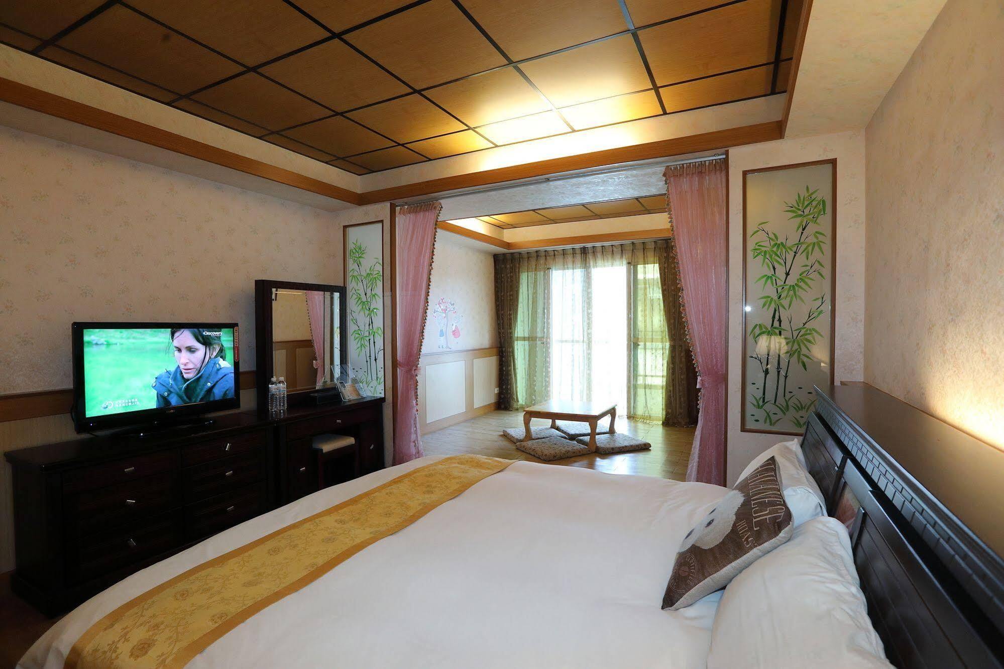 First Place B&B Hualien City Exterior photo