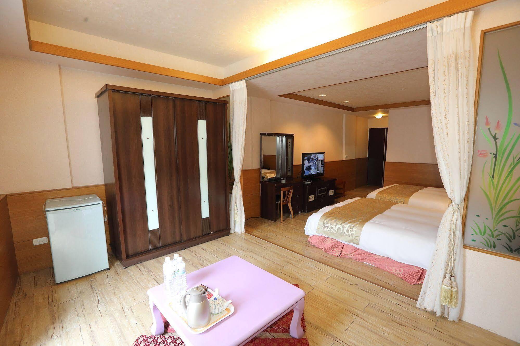 First Place B&B Hualien City Exterior photo