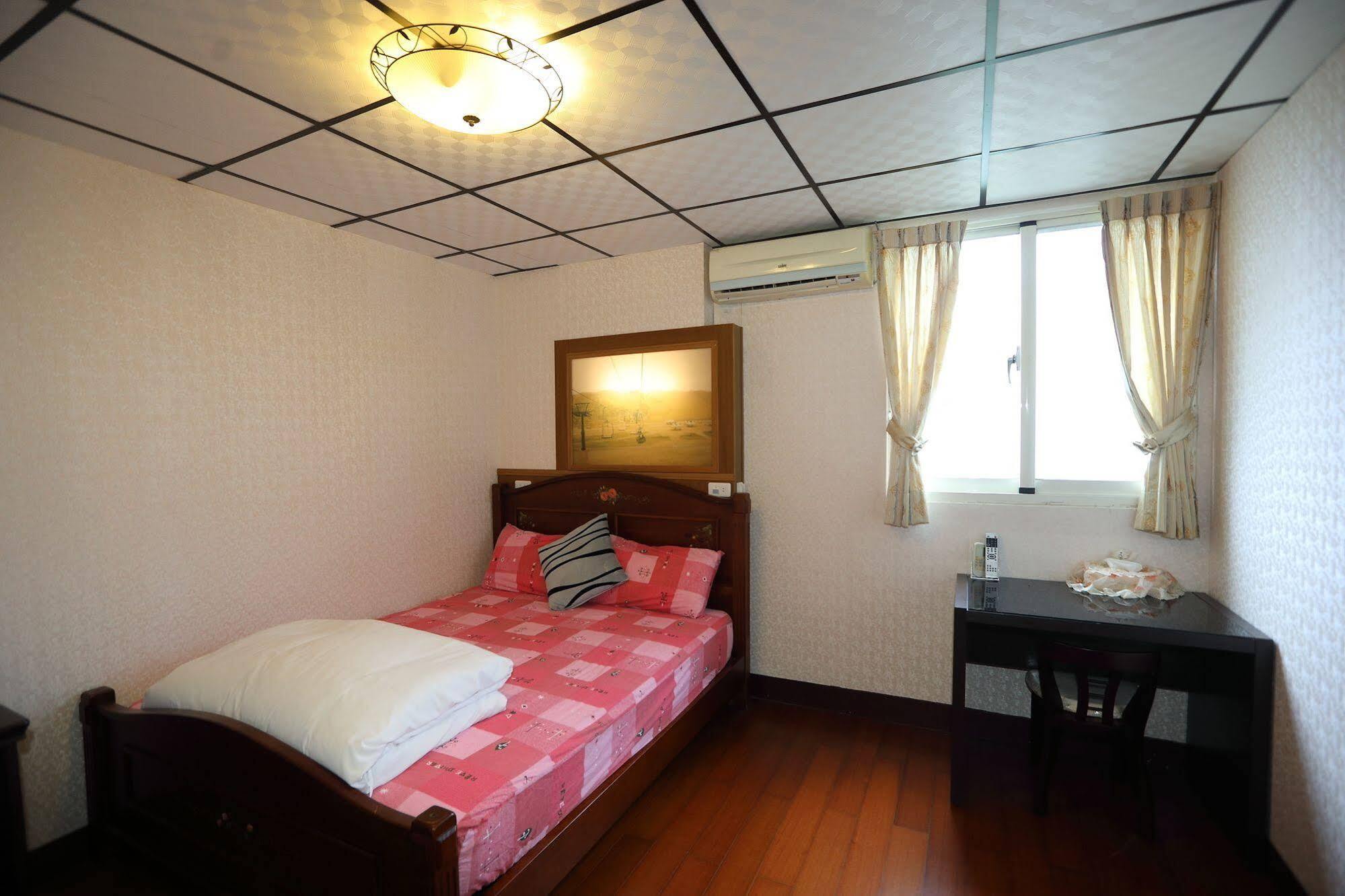First Place B&B Hualien City Exterior photo